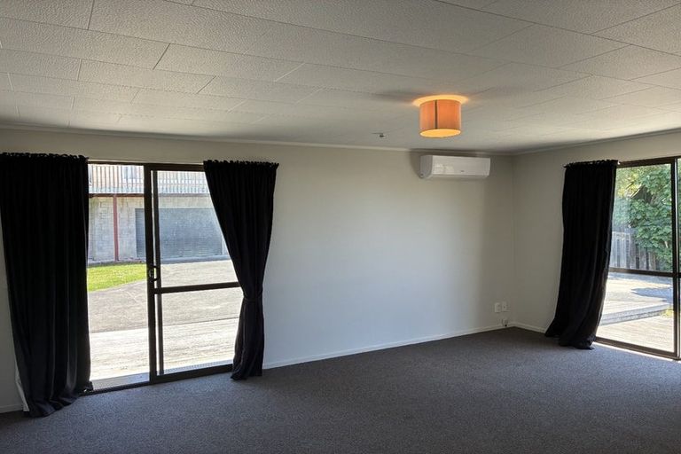 Photo of property in 84 Wharf Road, Te Atatu Peninsula, Auckland, 0610