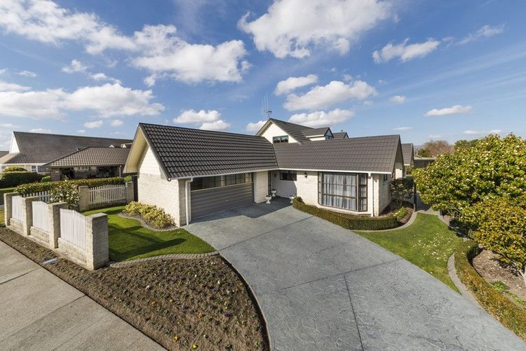 Photo of property in 12 Caroline Crescent, Highbury, Palmerston North, 4412