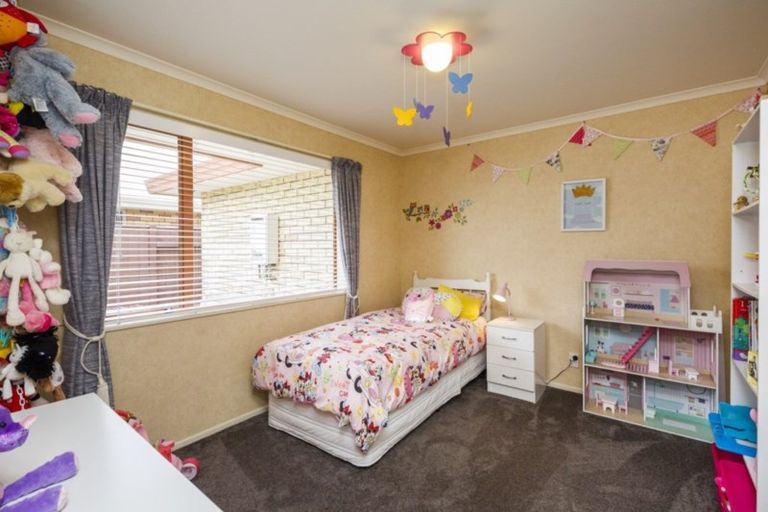 Photo of property in 53 Branigan Parade, Kelvin Grove, Palmerston North, 4414
