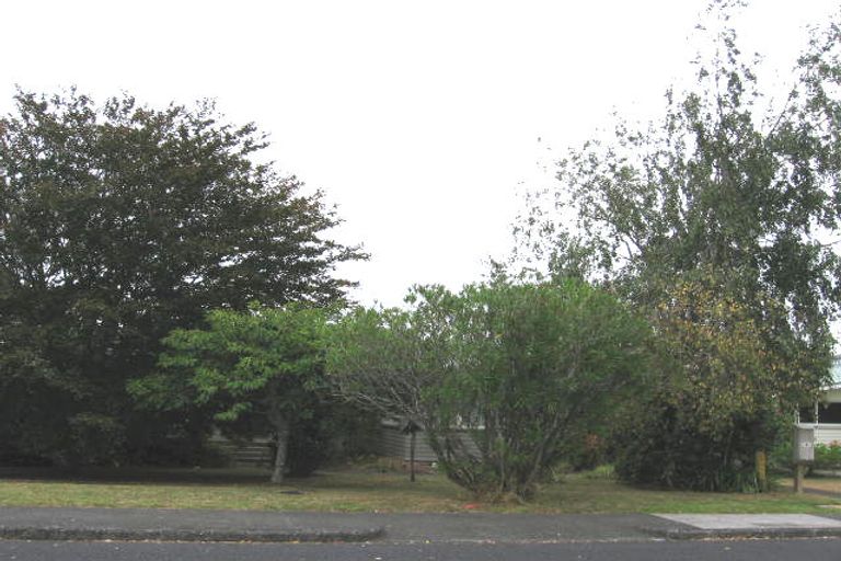 Photo of property in 8 Lyford Crescent, Sunnynook, Auckland, 0620