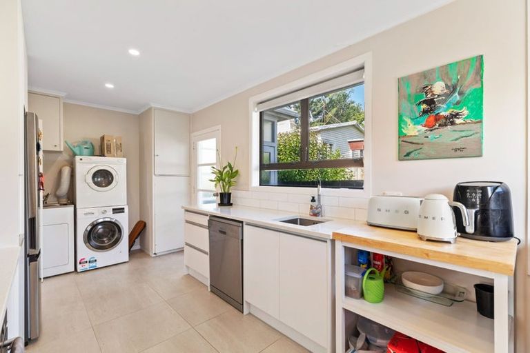 Photo of property in 33a Glengarry Road, Glen Eden, Auckland, 0602