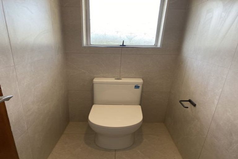 Photo of property in 133 Onewa Road, Northcote, Auckland, 0627