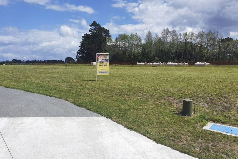 Photo of property in 41 Te Taniwha Road, One Tree Point, 0118