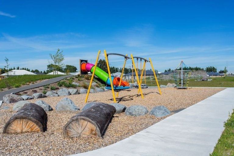 Photo of property in 2 Eric Melrose Lane, Halswell, Christchurch, 8025