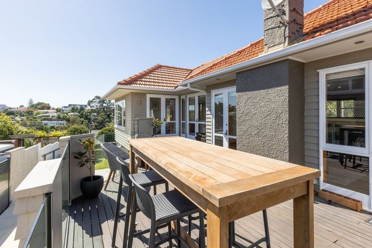 Photo of property in 1 Coleman Terrace, Hospital Hill, Napier, 4110