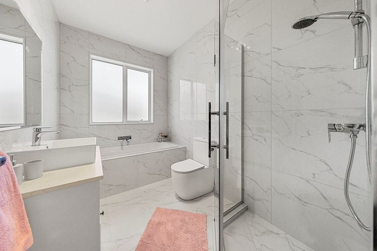 Photo of property in 26 Celestial Crescent, Orewa, 0931