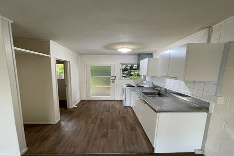 Photo of property in 2/13 Copley Street, New Lynn, Auckland, 0600