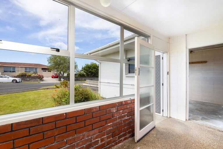 Photo of property in 7a Evelyn Place, Welbourn, New Plymouth, 4310