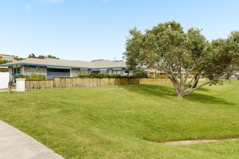 Photo of property in 30 Oleander Lane, Mount Maunganui, 3116