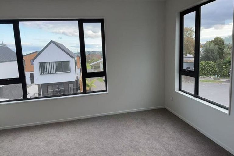Photo of property in 3 Rosina Place, Pakuranga, Auckland, 2010