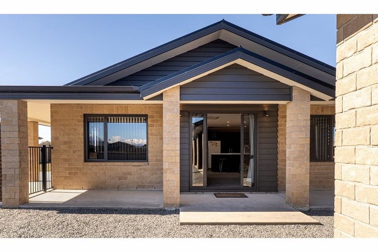Photo of property in 15 Greenfield Place, Twizel, 7901
