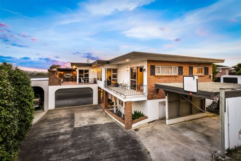 Photo of property in 11 Dawn Place, Te Atatu South, Auckland, 0610