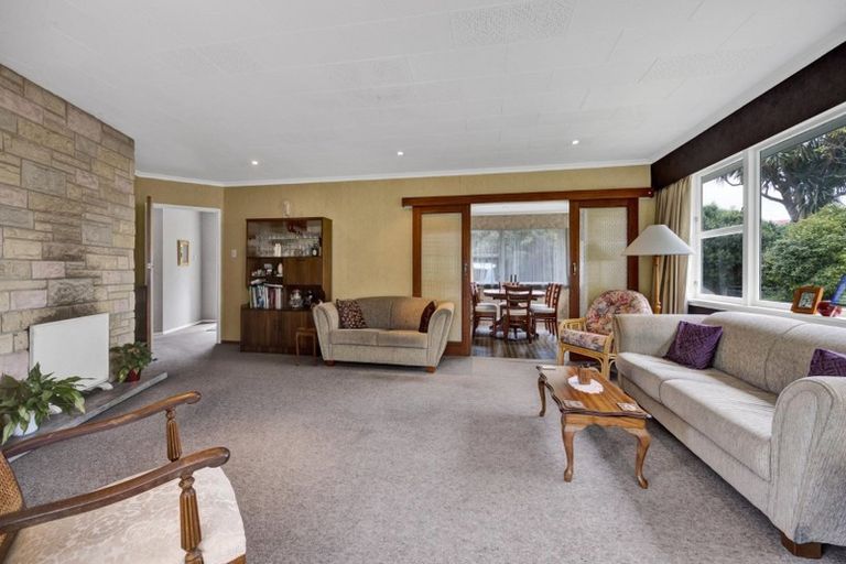 Photo of property in 2a Kendal Place, Merrilands, New Plymouth, 4312