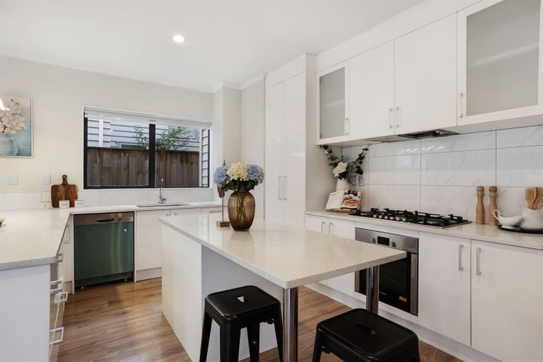 Photo of property in 11 Evelina Lane, Flat Bush, Auckland, 2019