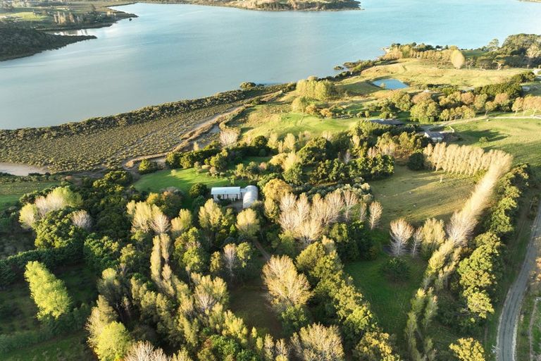 Photo of property in 257 Metcalfe Road, Matakohe, 0593