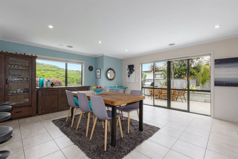 Photo of property in 53 Te Puia Drive, Aotea, Porirua, 5024
