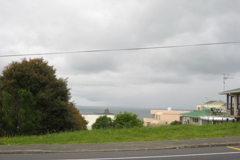 Photo of property in 1035 Whangaparaoa Road, Tindalls Beach, Whangaparaoa, 0930