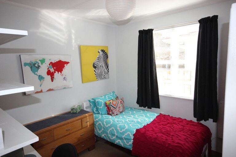 Photo of property in 26 Mokau Place, Terrace End, Palmerston North, 4410