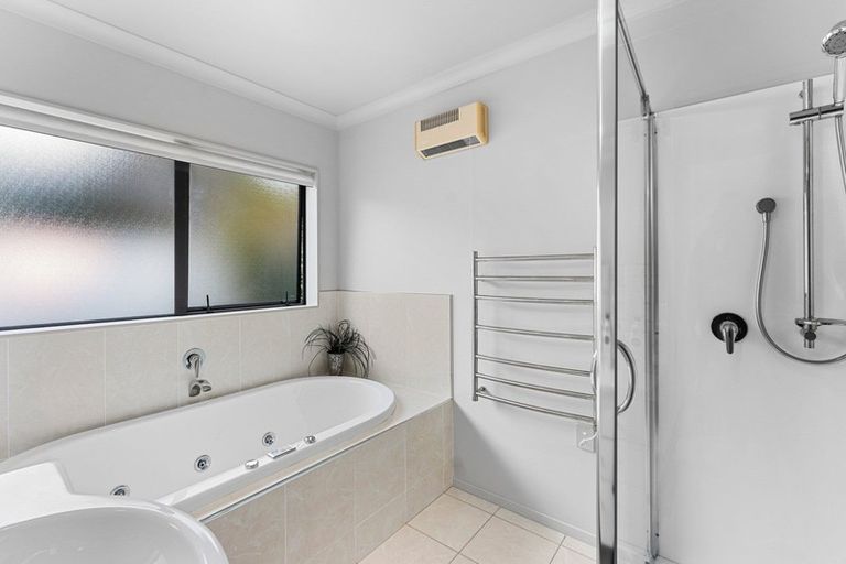 Photo of property in 18 Ludlam Way, Otaki, 5512