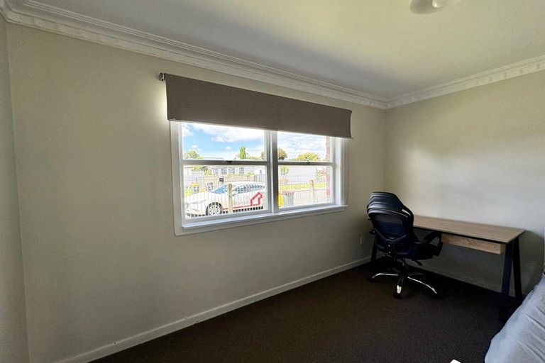 Photo of property in 2b Adams Road, Manurewa, Auckland, 2102