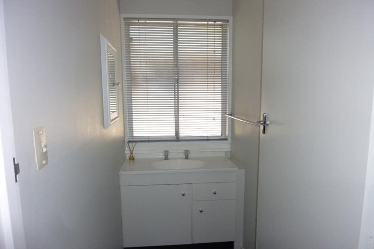 Photo of property in 4/579 Barbadoes Street, Edgeware, Christchurch, 8013