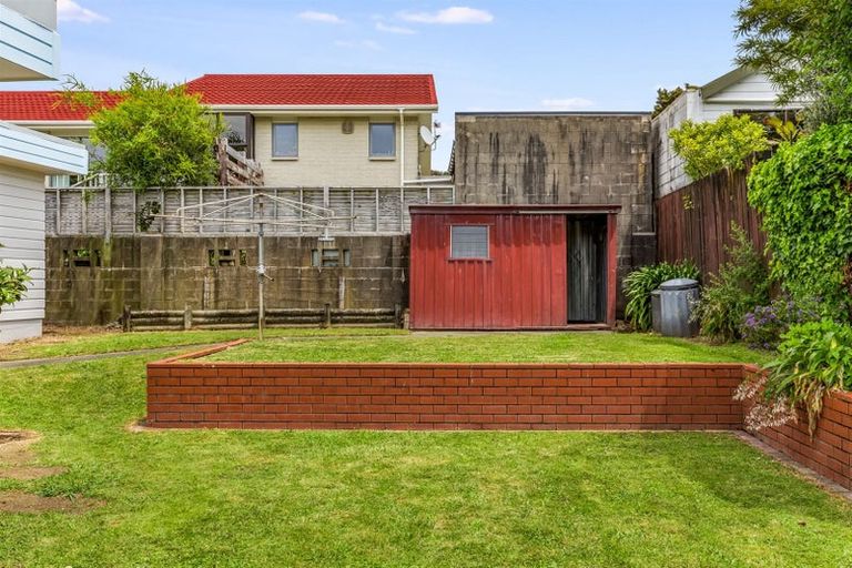 Photo of property in 4 Mervyn Place, Plimmerton, Porirua, 5026