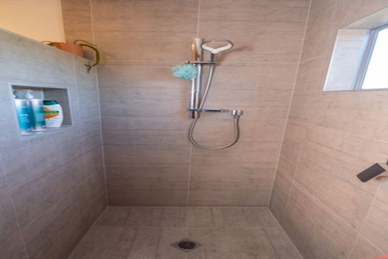 Photo of property in 108 Stratford Drive, Cable Bay, 0420