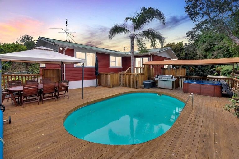 Photo of property in 43 Glendene Avenue, Glendene, Auckland, 0602