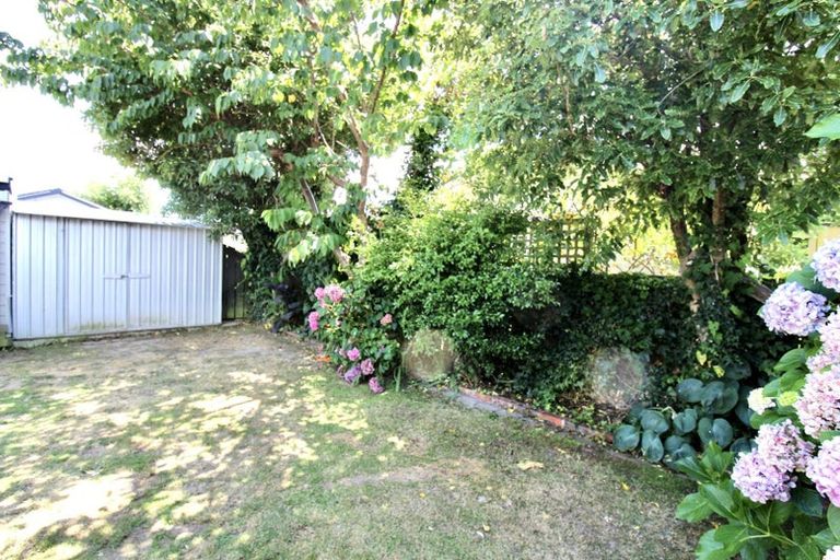 Photo of property in 30 Whites Line West, Woburn, Lower Hutt, 5010