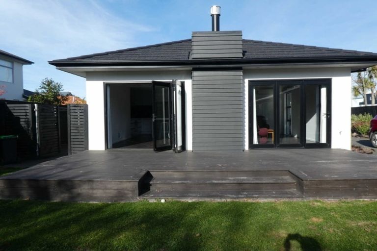 Photo of property in 93 Edgeware Road, St Albans, Christchurch, 8014