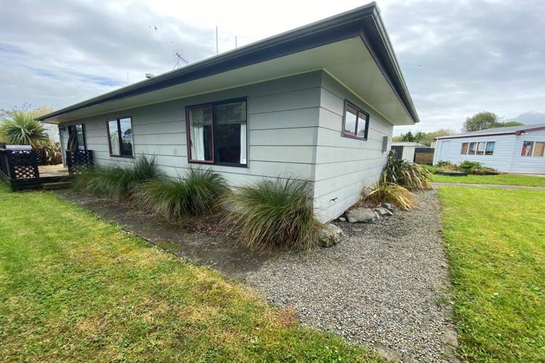 Photo of property in 2 Rata Street, Tokomaru, Palmerston North, 4474