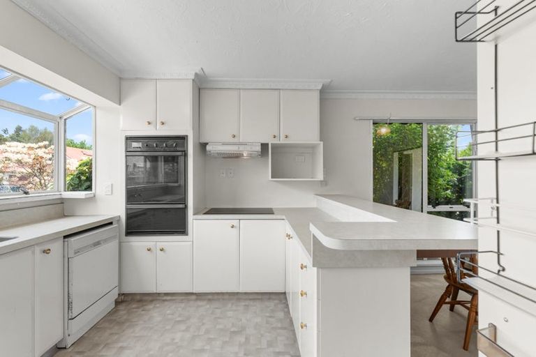 Photo of property in 1/5 Cottesmore Close, Burnside, Christchurch, 8053