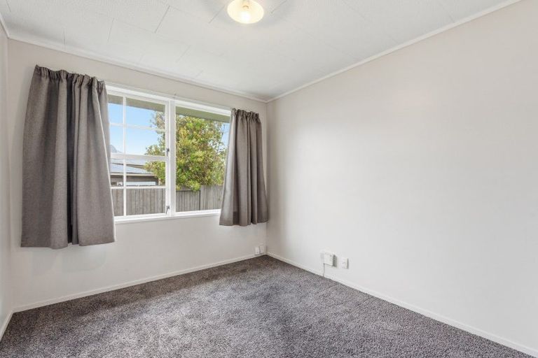 Photo of property in 52 Acacia Street, Kelvin Grove, Palmerston North, 4414