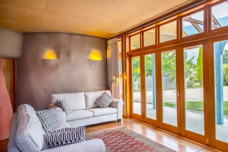 Photo of property in 22 Cambridge Road, Martinborough, 5711