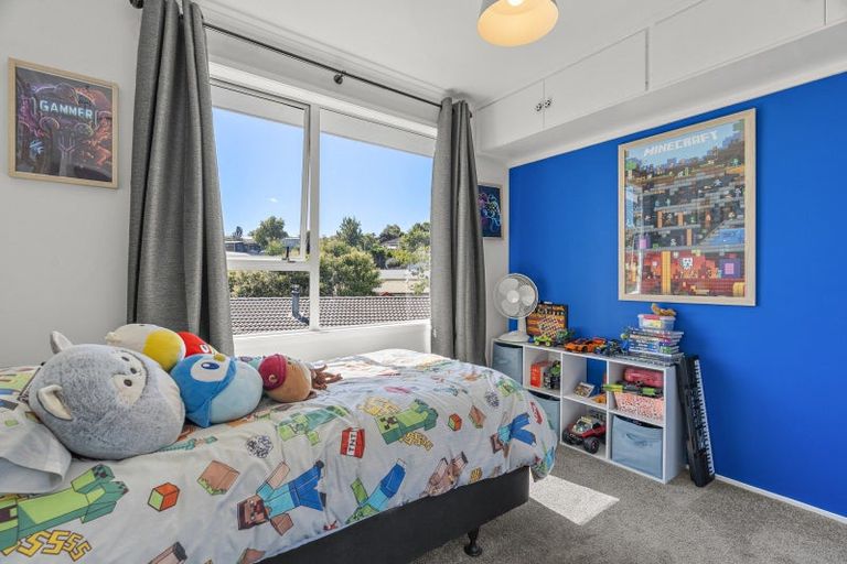 Photo of property in 42 Resolution Road, Welcome Bay, Tauranga, 3112