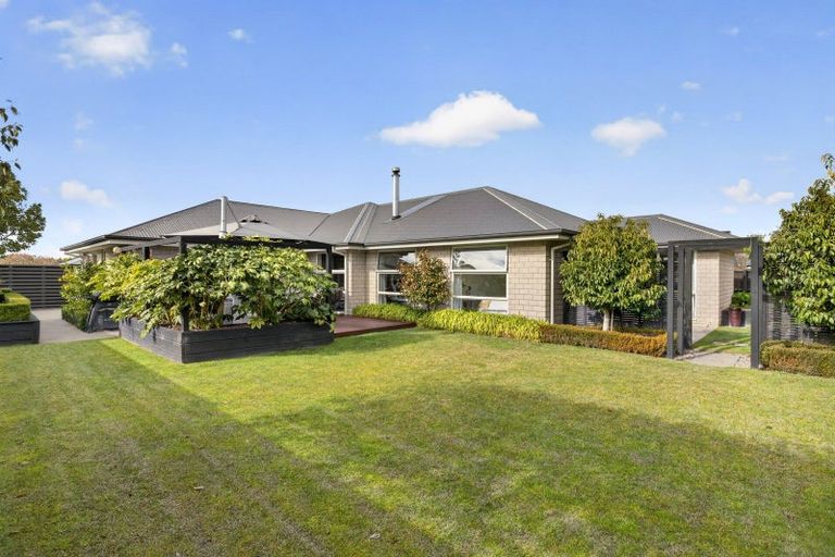 Photo of property in 7 Wattle Lane, Rangiora, 7400