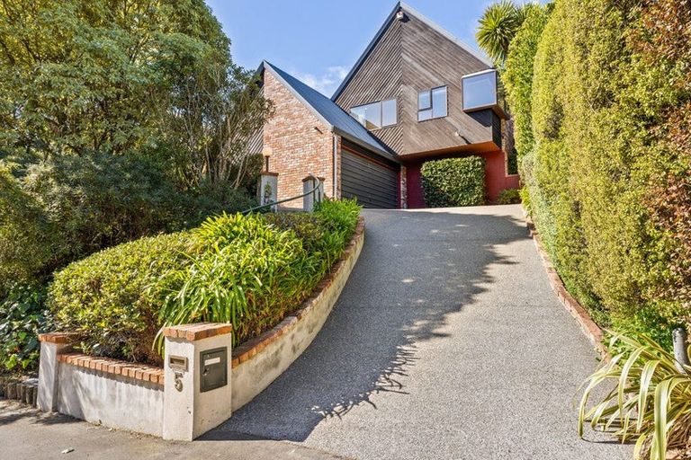 Photo of property in 5 Shalamar Drive, Cashmere, Christchurch, 8022