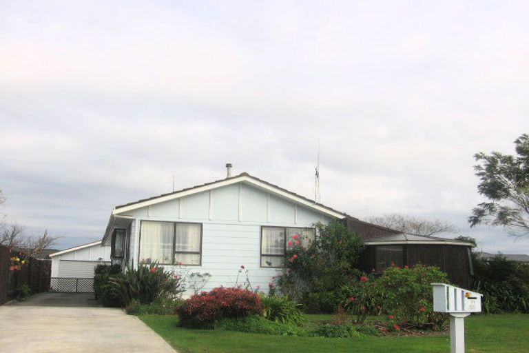 Photo of property in 11 Cedar Grove, Highbury, Palmerston North, 4412