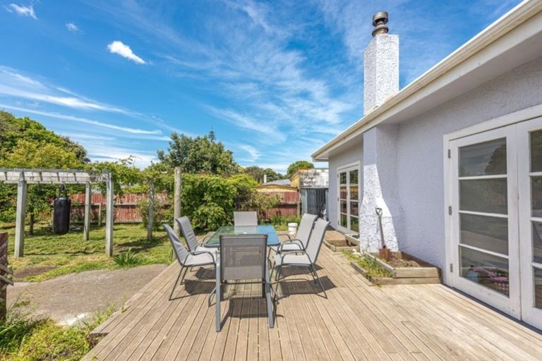 Photo of property in 22 Kotuku Street, Castlecliff, Whanganui, 4501