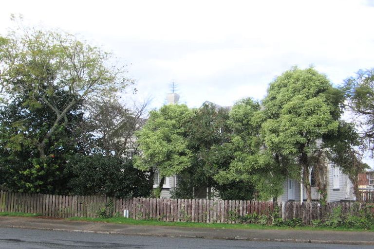 Photo of property in 13 Manse Street, Regent, Whangarei, 0112