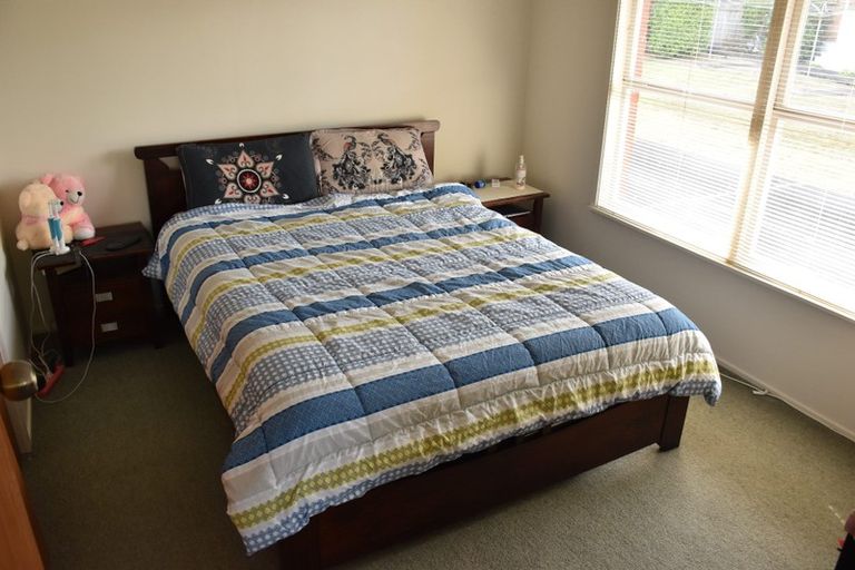 Photo of property in 1/50 Evelyn Place, Hillcrest, Auckland, 0627