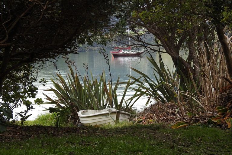 Photo of property in 16 Major Bridge Drive, Russell, 0272