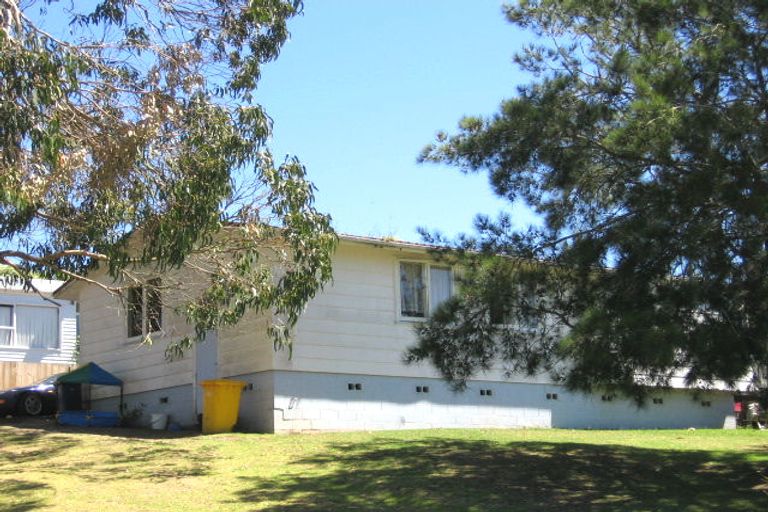 Photo of property in 30 Taurus Crescent, Beach Haven, Auckland, 0626
