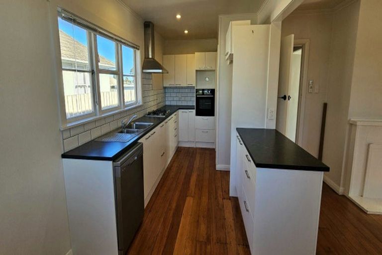 Photo of property in 27 Kenney Crescent, Fairfield, Hamilton, 3214