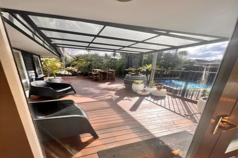 Photo of property in 14 Cloverly Crescent, Campbells Bay, Auckland, 0630
