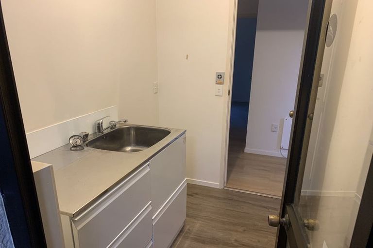 Photo of property in 1/3 Fayette Place, Te Atatu South, Auckland, 0610