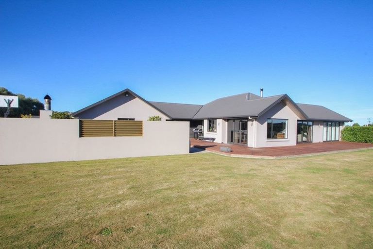 Photo of property in 4/102 Beach Road, Awamoa, Oamaru, 9495