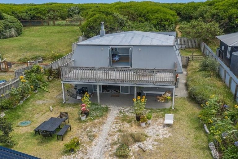 Photo of property in 14 Hunia Terrace, Himatangi Beach, Foxton, 4891