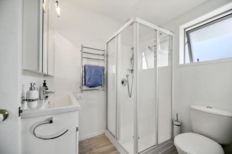 Photo of property in 2b Church Street, Devonport, Auckland, 0624