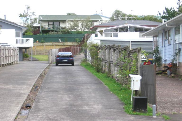 Photo of property in 8 Longreach Drive, Sunnyvale, Auckland, 0612